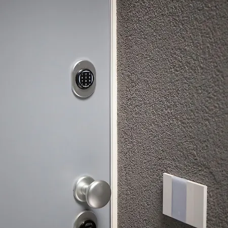 Romantic White - 5 Minutes From The דירה