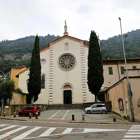 Romantic White - 5 Minutes From The