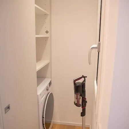 Romantic White - 5 Minutes From The דירה