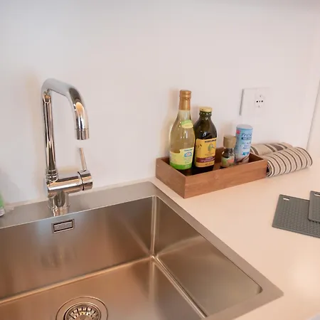 Romantic White - 5 Minutes From The Como