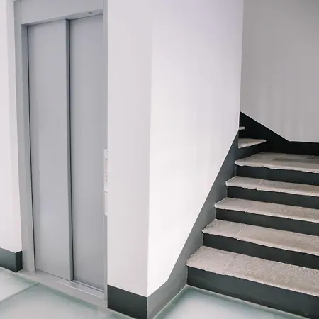 Apartment Romantic White - 5 Minutes From The