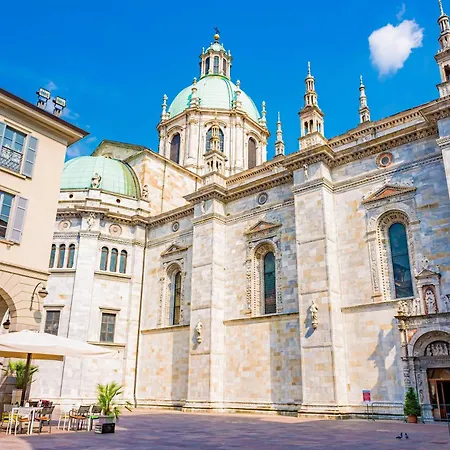 Romantic White - 5 Minutes From The *