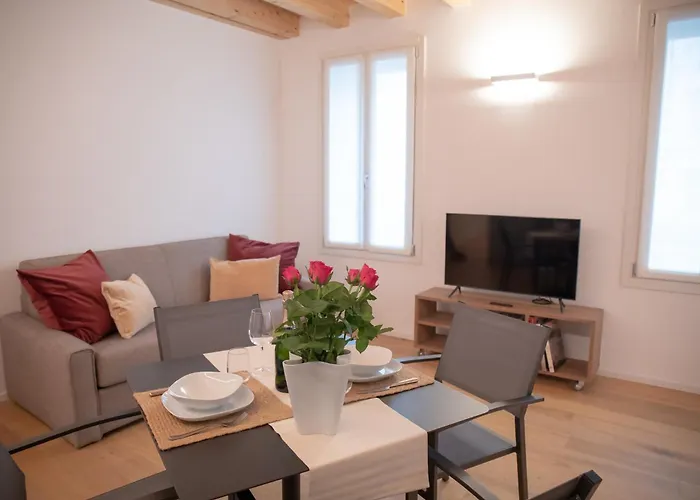 Romantic White - 5 Minutes From The Como