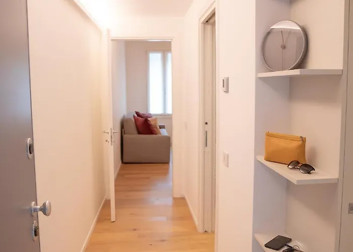 Romantic White - 5 Minutes From The Como