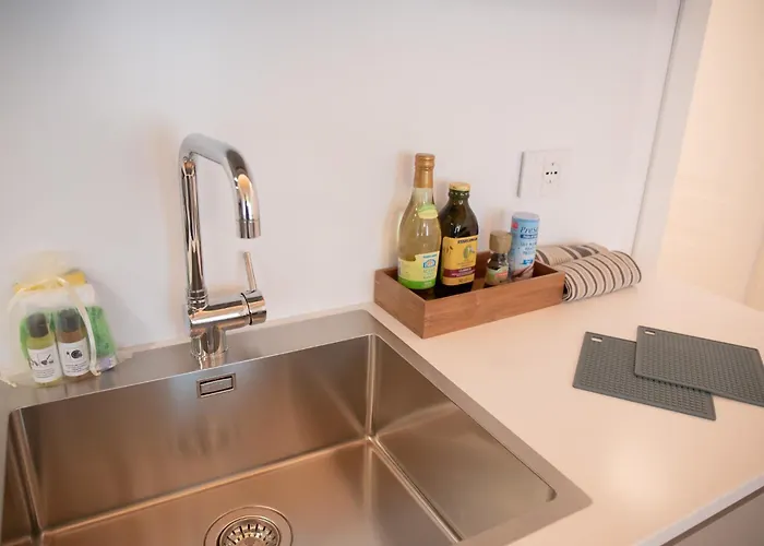 Romantic White - 5 Minutes From The Como