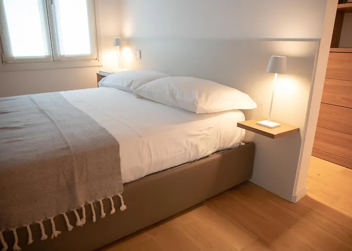 Romantic White - 5 Minutes From The