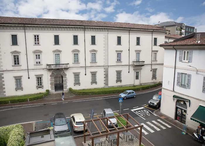 Romantic White - 5 Minutes From The * Como