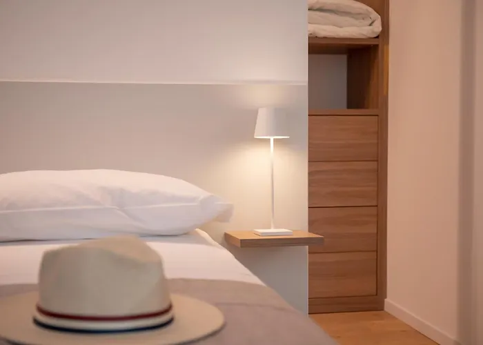 Romantic White - 5 Minutes From The