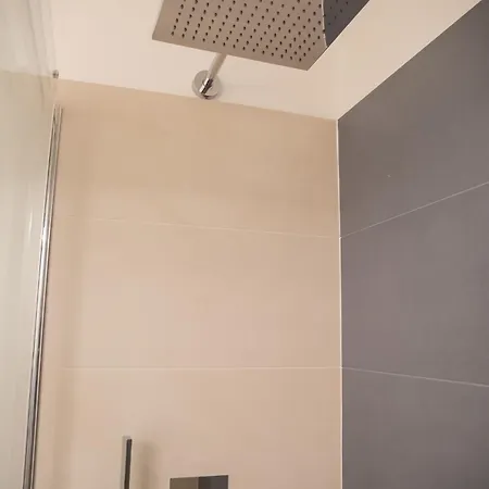 Romantic White - 5 Minutes From The Όπως